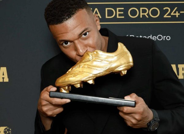 翻倍赚 1天揽下2大奖！姆巴佩是五大联赛本季第2优等生 自谦：追不上C罗